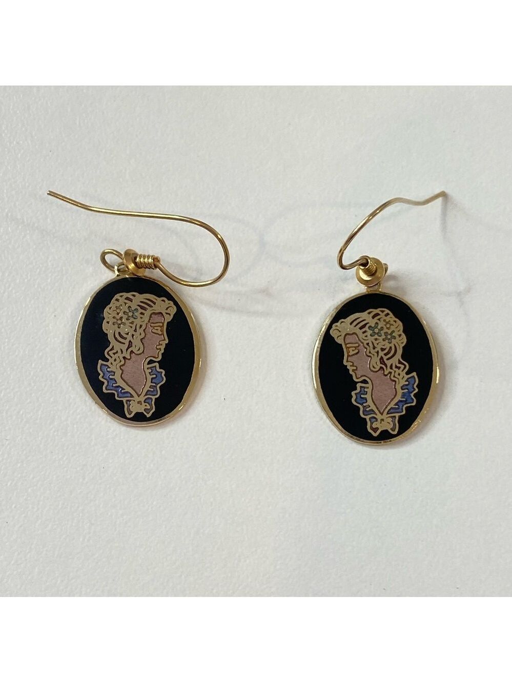 Vintage Roccoco cameo black gold earrings romantic mod feminine lightweight